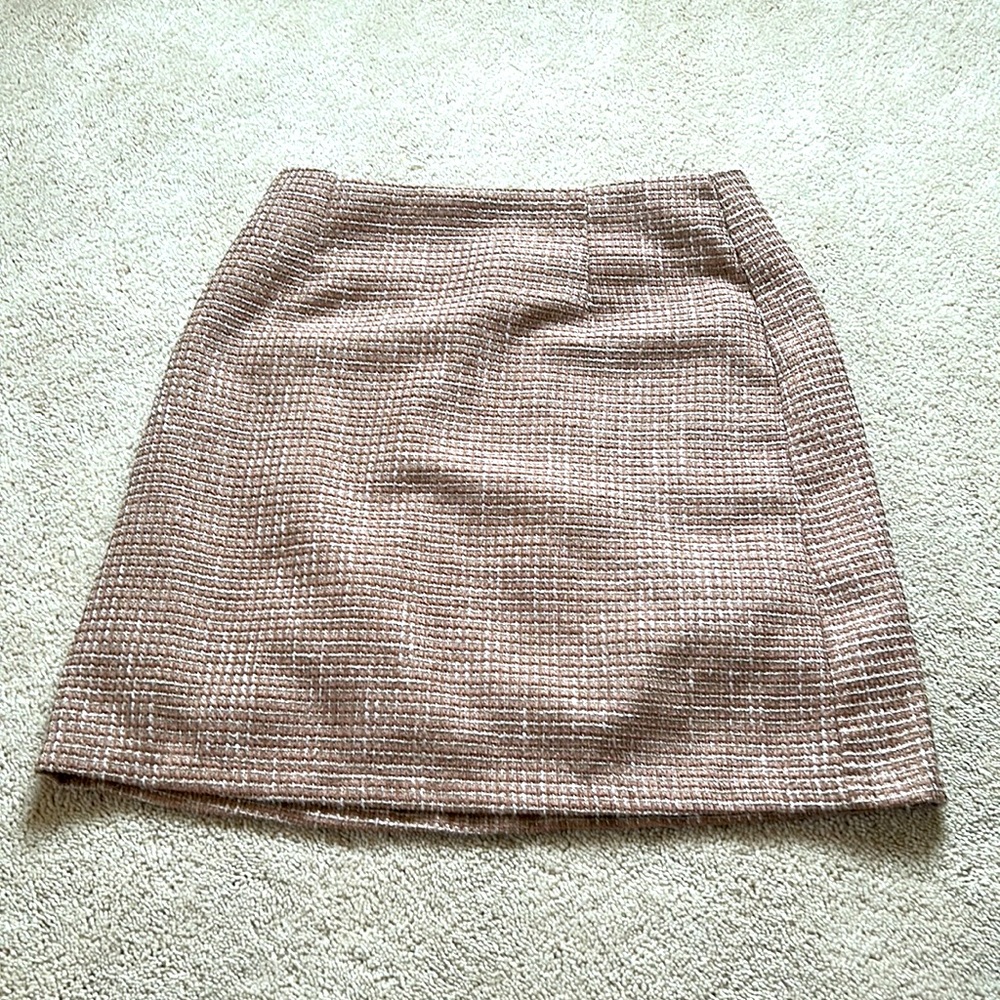 Adorable plaid high waisted skirt